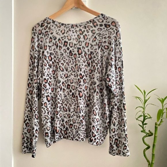 SUNDRY Gray Champagne Crop Pullover Leopard Animal Print Graphic Top - Picture 7 of 12